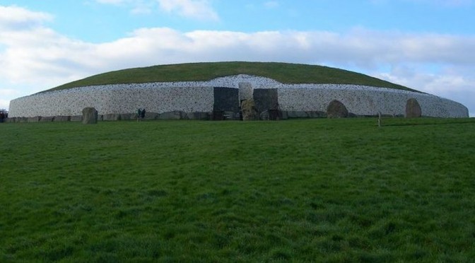 Pic of Exterior of Newgrange